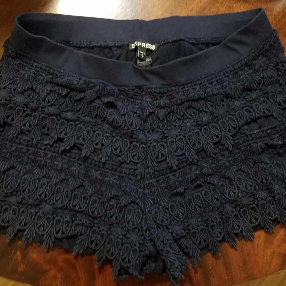 Ruffled, lacy shorts/hot pants